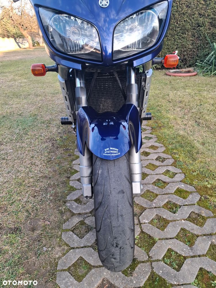 Yamaha FZS - 6