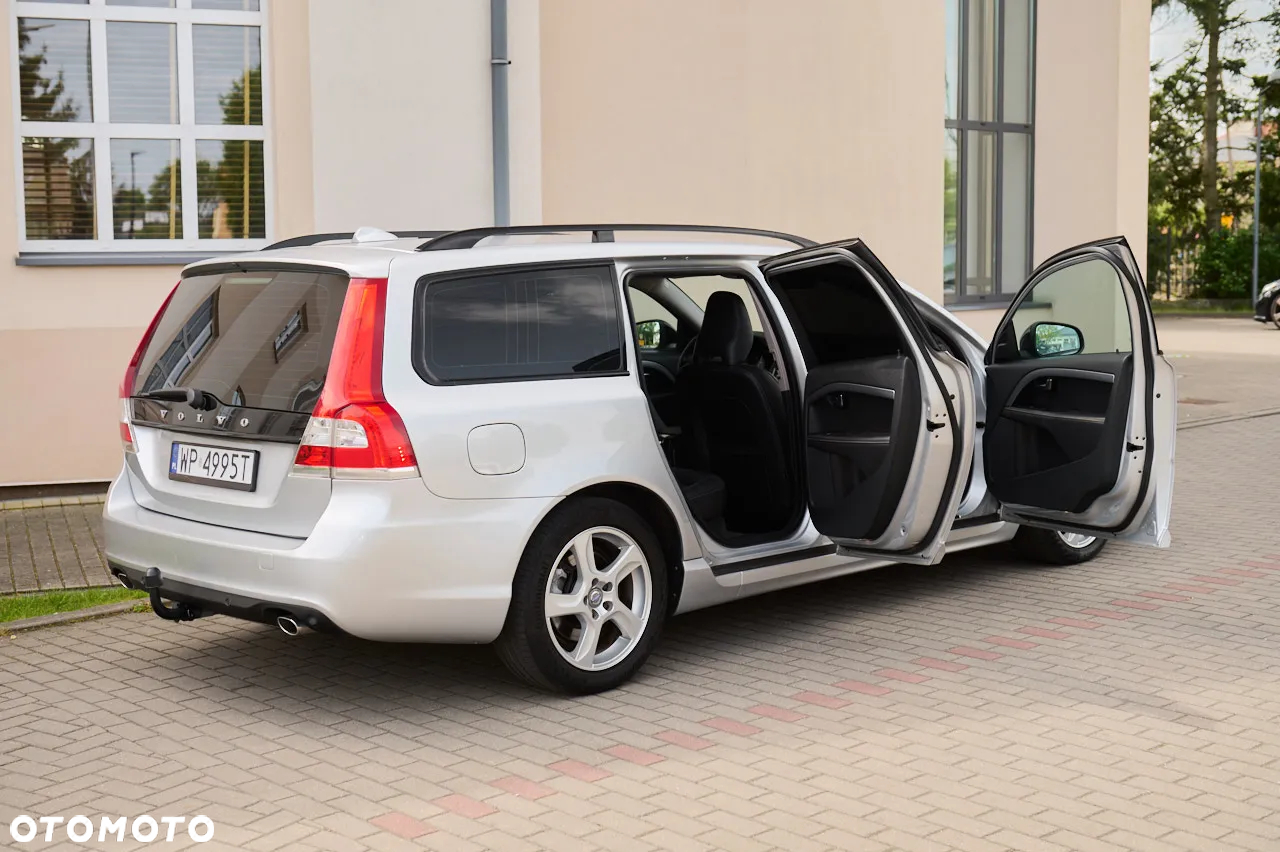 Volvo V70 D4 Black Edition - 13