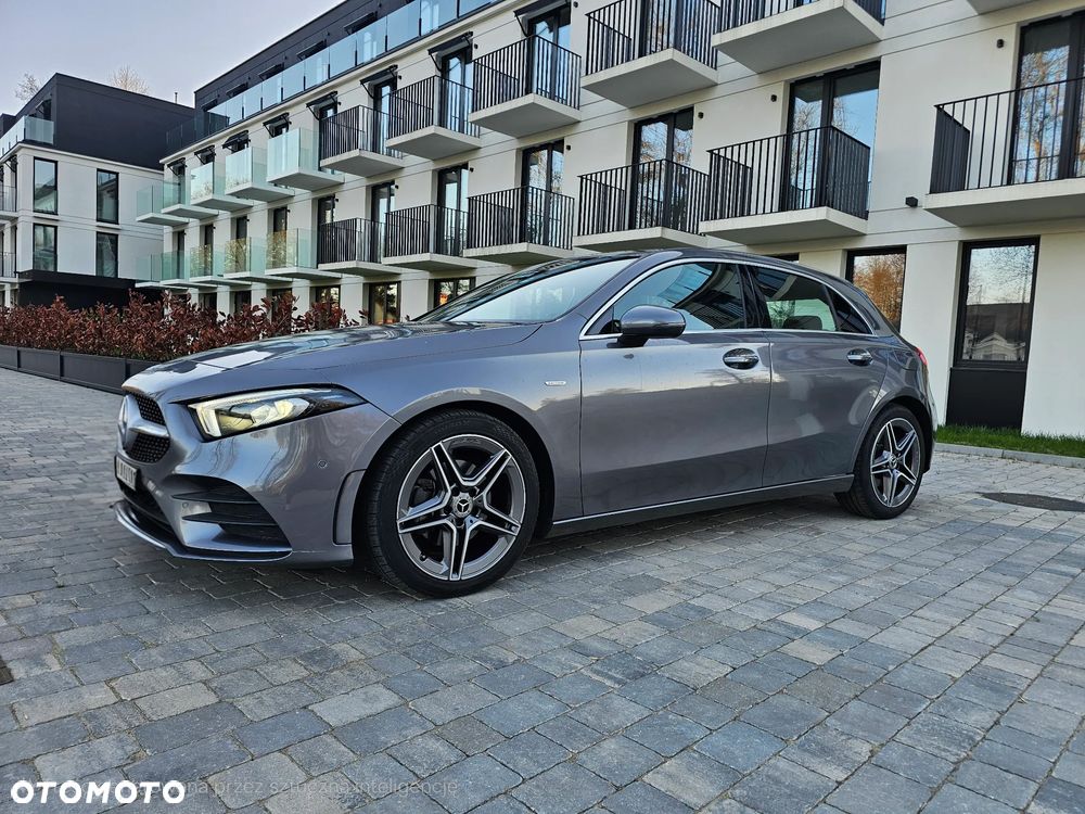 Mercedes-Benz Klasa A 200 d AMG Line 8G-DCT - 3