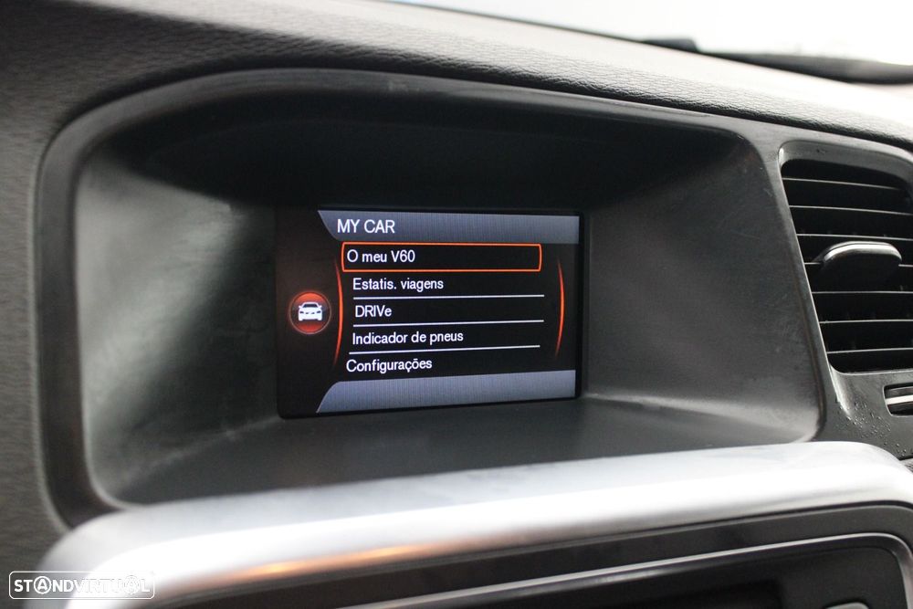 Volvo V60 2.0 D3 Momentum - 18