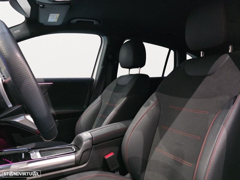 Mercedes-Benz GLA 180 - 9