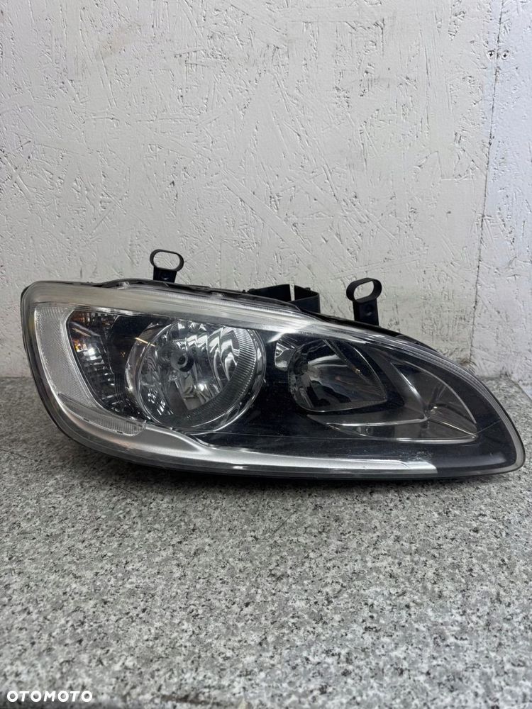lampa prawy przód volvo s60 ii 2011-2018 v60 31420118 - 2