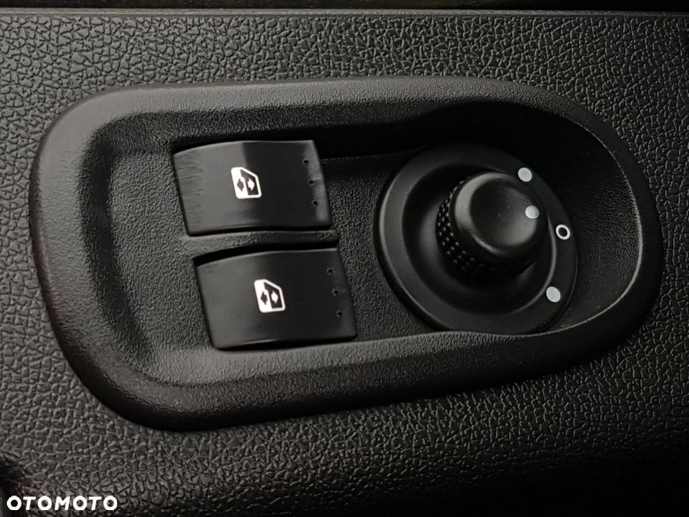 Renault MASTER KONTENER 8EP 4,21x2,23x2,22 KLIMA KRAJOWY MANUAL  6-BIEGÓW DMC 3500 KG - 27