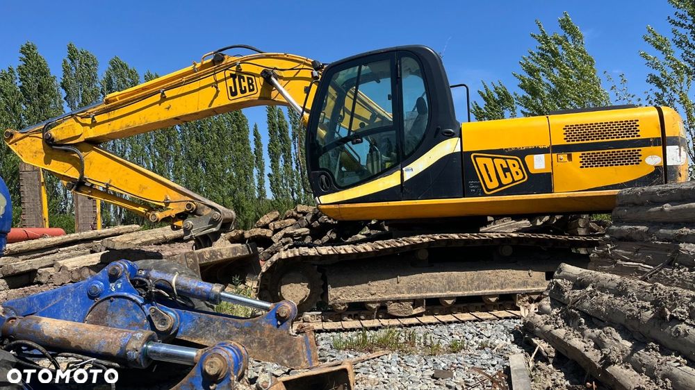 JCB Js 220 - 8
