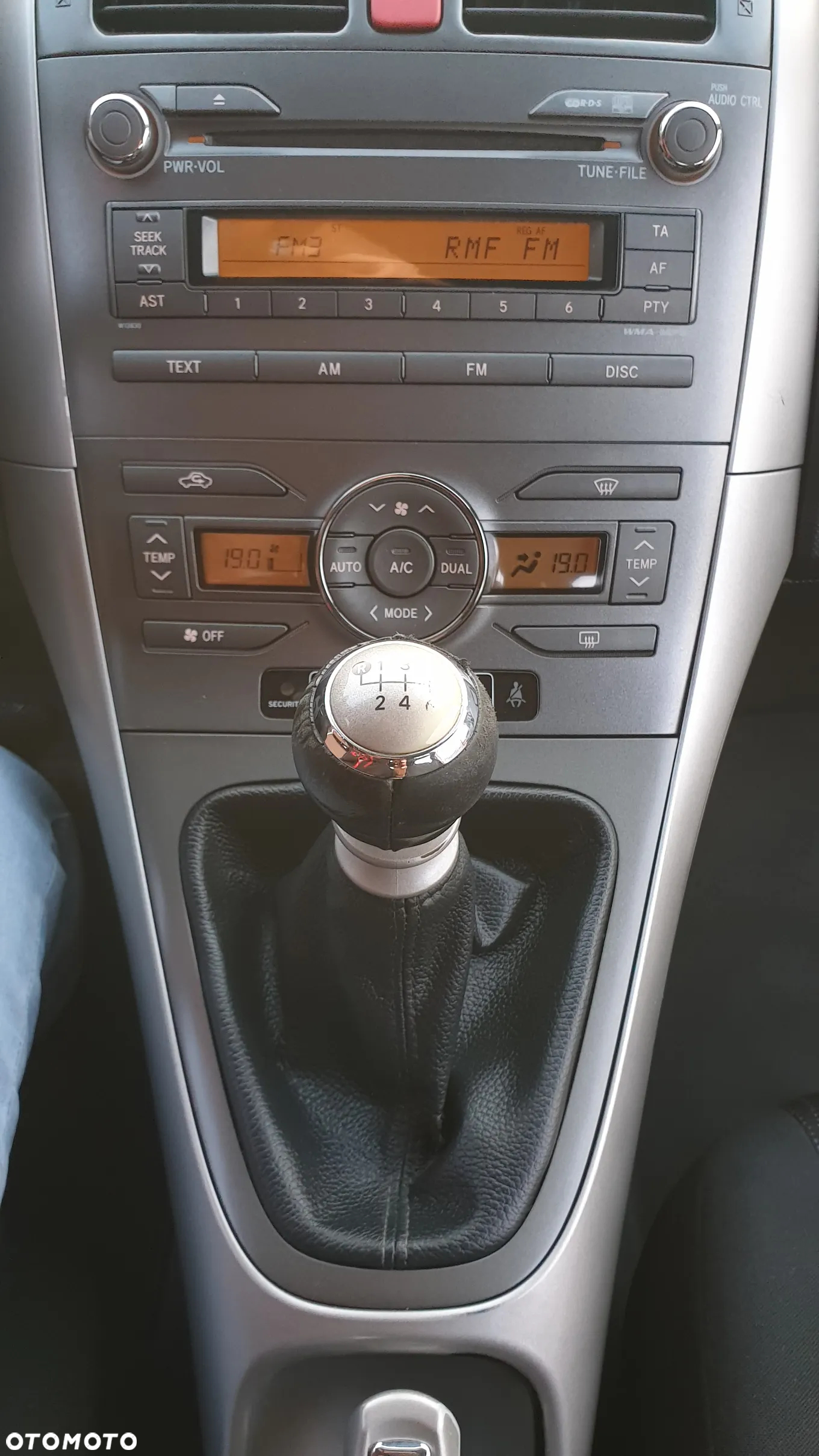 Toyota Auris 1.4 VVT-i Team - 25