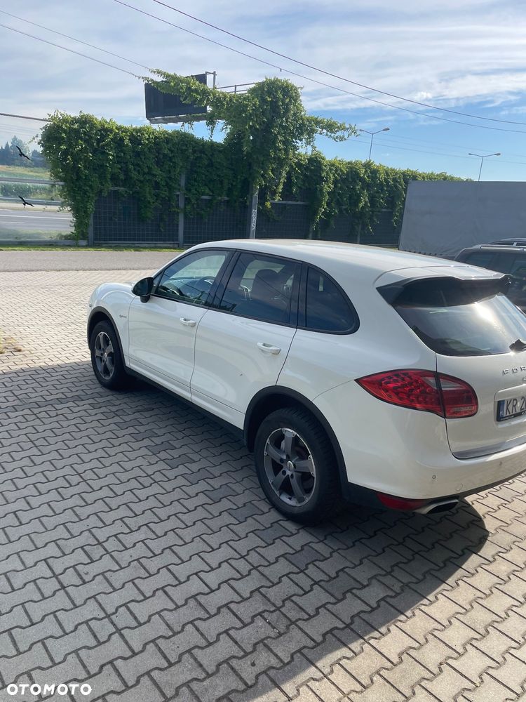 Porsche Cayenne - 2