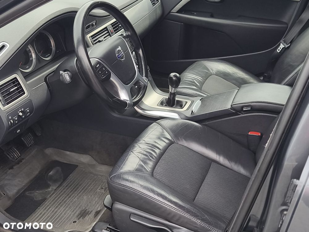 Volvo V70 D3 Momentum - 9