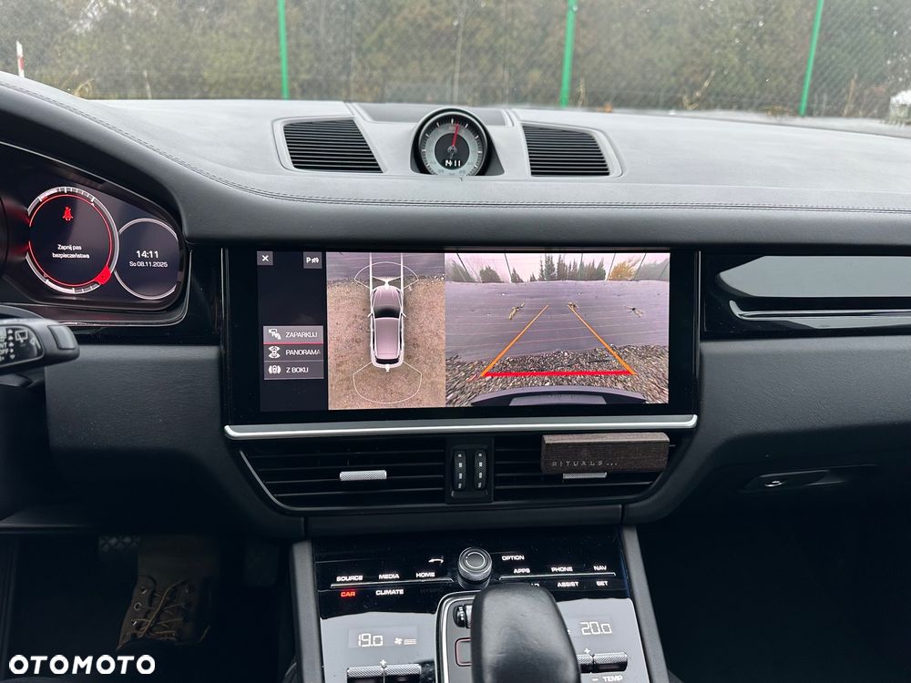 Porsche Cayenne - 23