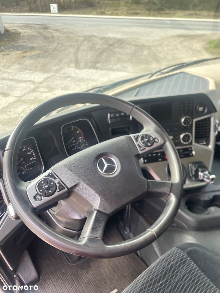 Mercedes-Benz 2533 - 8