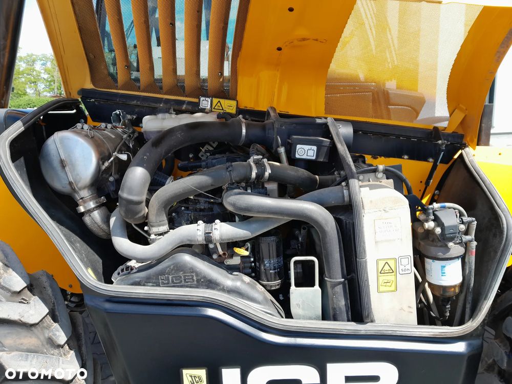 JCB 540-200 2023r - 18