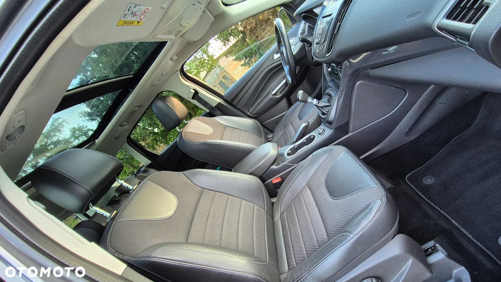 Ford Kuga 2.0 TDCi 2x4 Titanium - 18