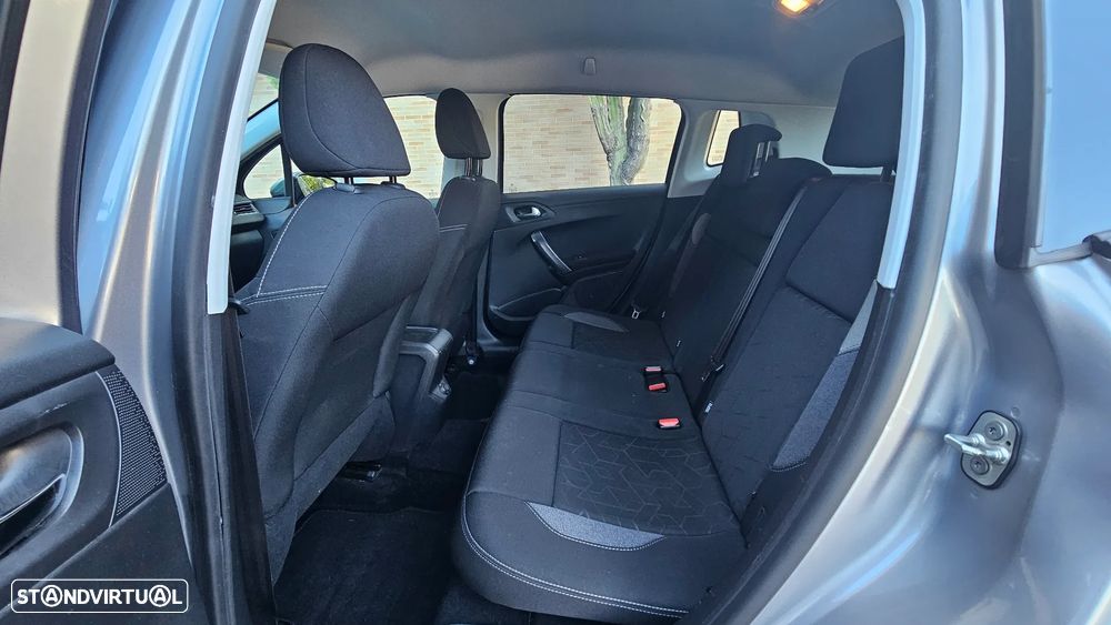 Peugeot 2008 1.6 BlueHDi Allure - 25