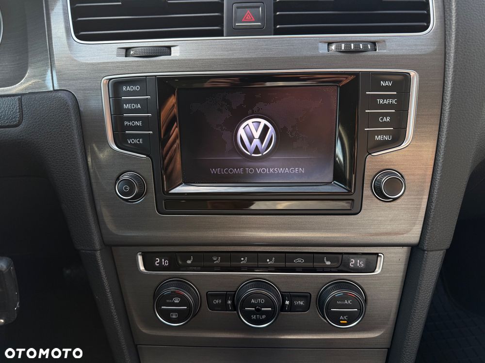 Volkswagen Golf 1.2 TSI Comfortline DSG - 21