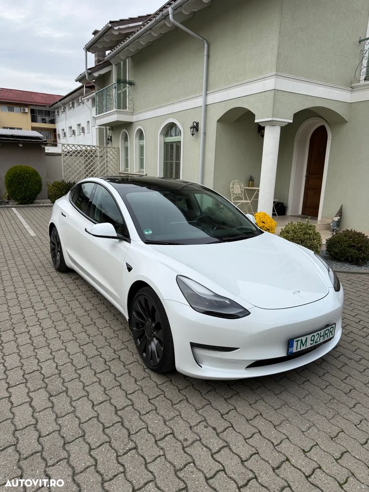 Tesla Model 3 - 1
