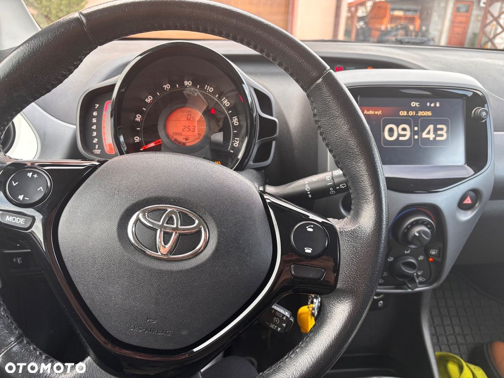 Toyota Aygo x-play - 12
