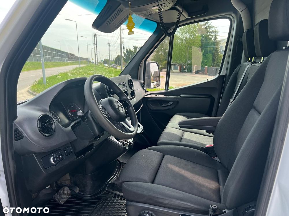 Mercedes-Benz Sprinter - 6