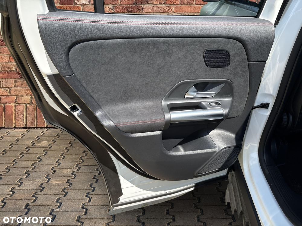 Mercedes-Benz GLA 200 mHEV AMG Line 7G-DCT - 8