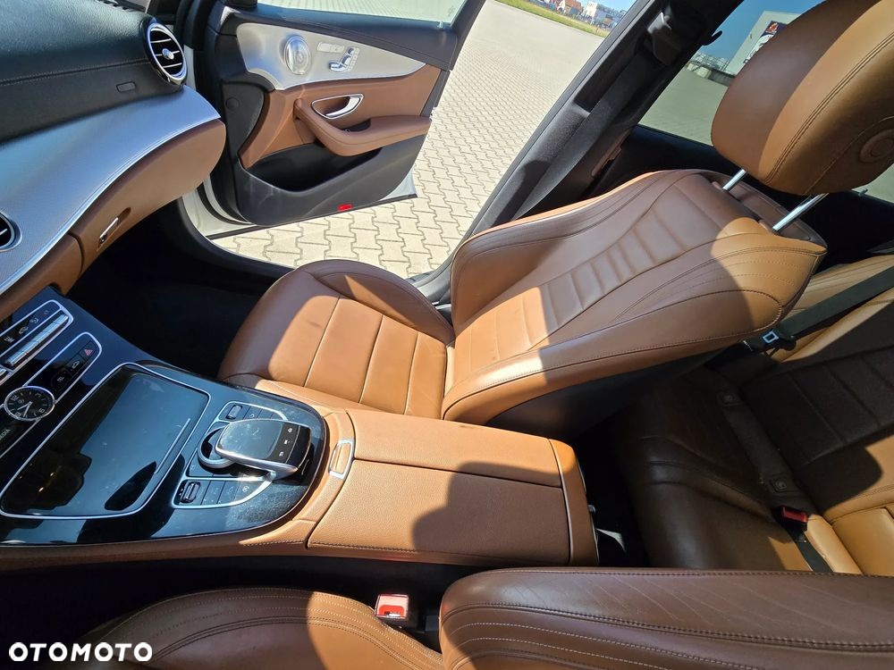 Mercedes-Benz Klasa E 220 d 9G-TRONIC - 4