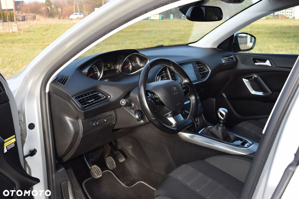 Peugeot 308 BlueHDi FAP 150 Stop & Start Allure - 17