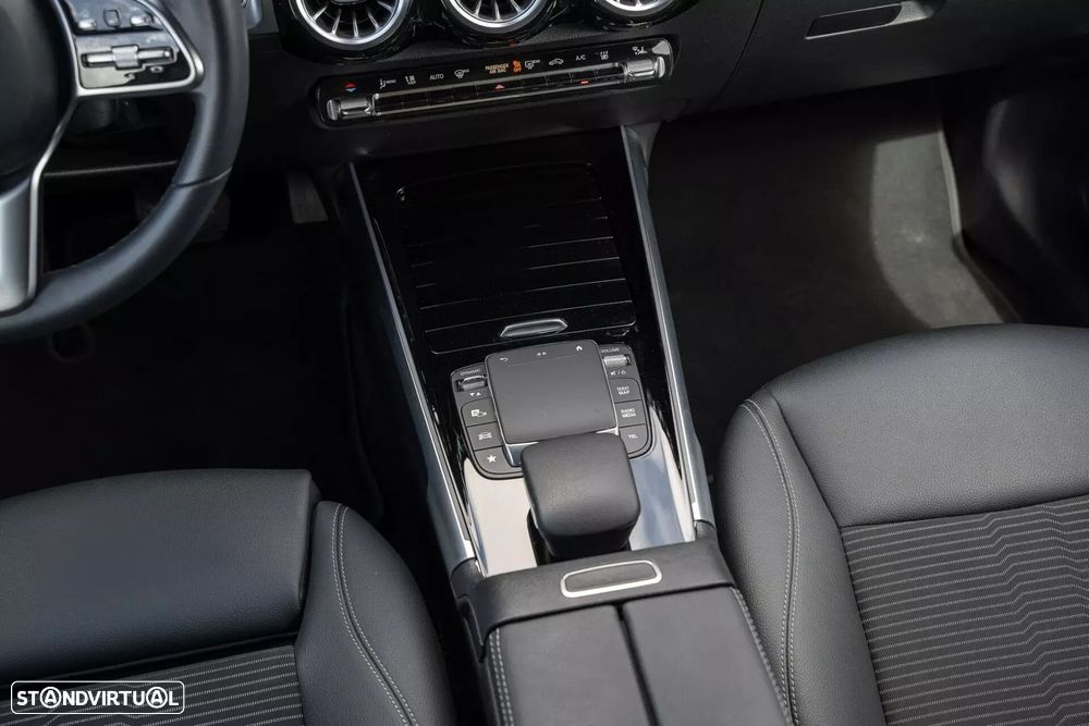 Mercedes-Benz EQB - 14