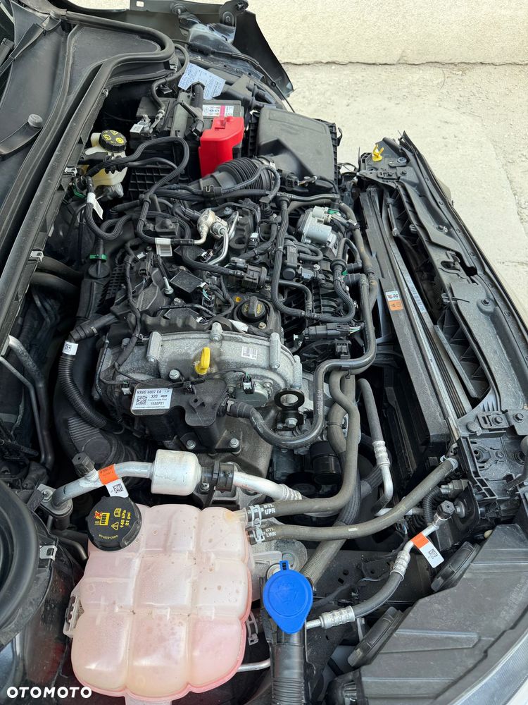 Ford Focus 1.0 EcoBoost Hybrid ACTIVE X - 6