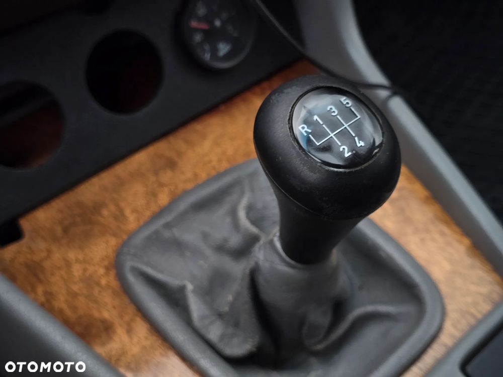 BMW Seria 5 525td - 12