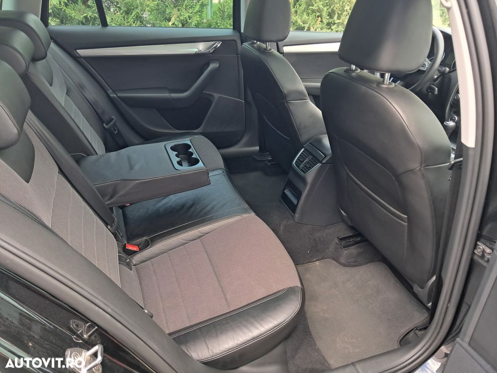 Skoda Octavia 2.0 TDI STYLE - 10