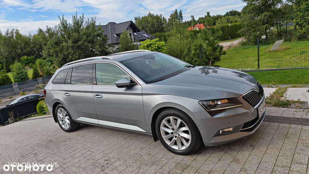 Skoda Superb 2.0 TDI DSG Premium Edition - 36