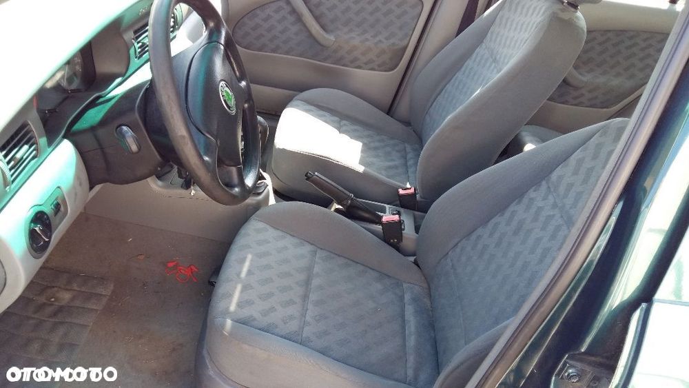 Cześci Skoda Octavia I 1.8 20V zielona hatchback 5-drzwi - 6