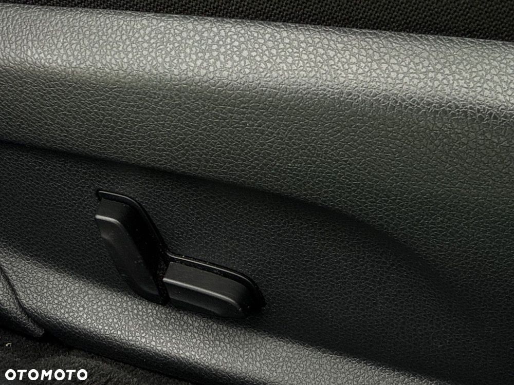 Mercedes-Benz Klasa C 200 7G-TRONIC - 12