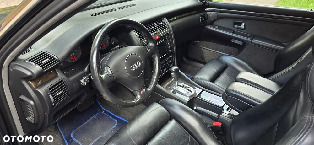 Audi S8 - 5