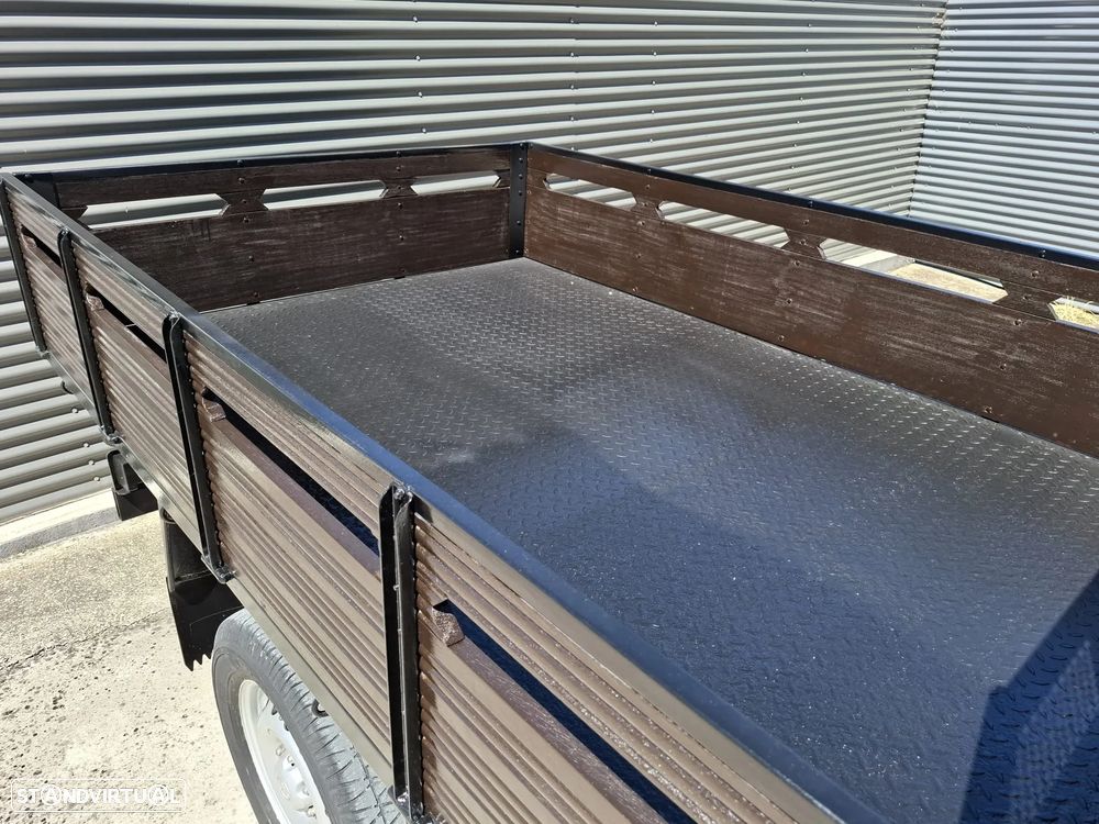 Toyota Hilux 2.5 D-4D 4WD CS CM+AC - 28