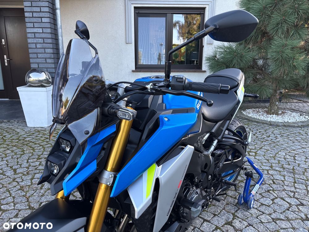 Suzuki GSX - 29