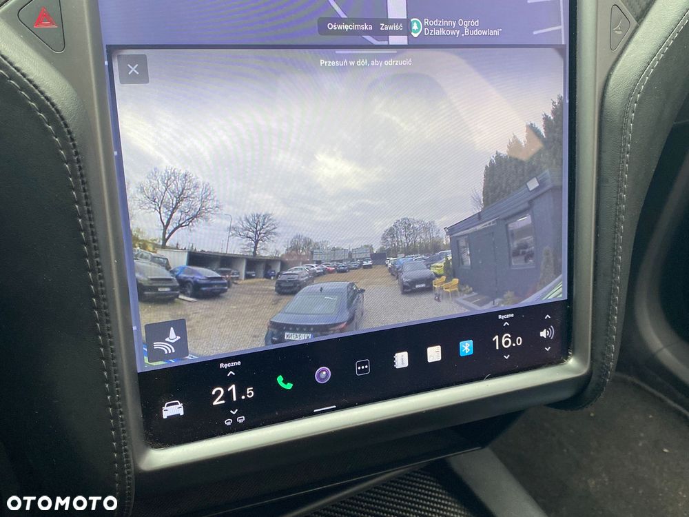 Tesla Model X - 21