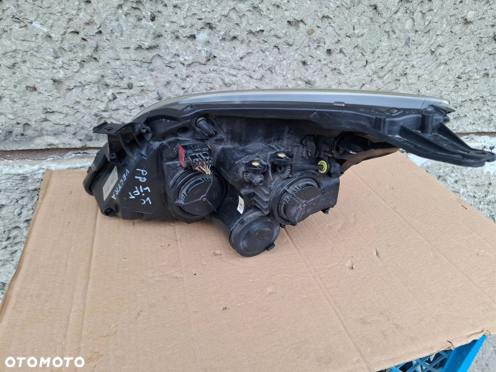 LAMPA PRZEDNIA PRAWA OPEL VECTRA C LIFT 05/08r - 7