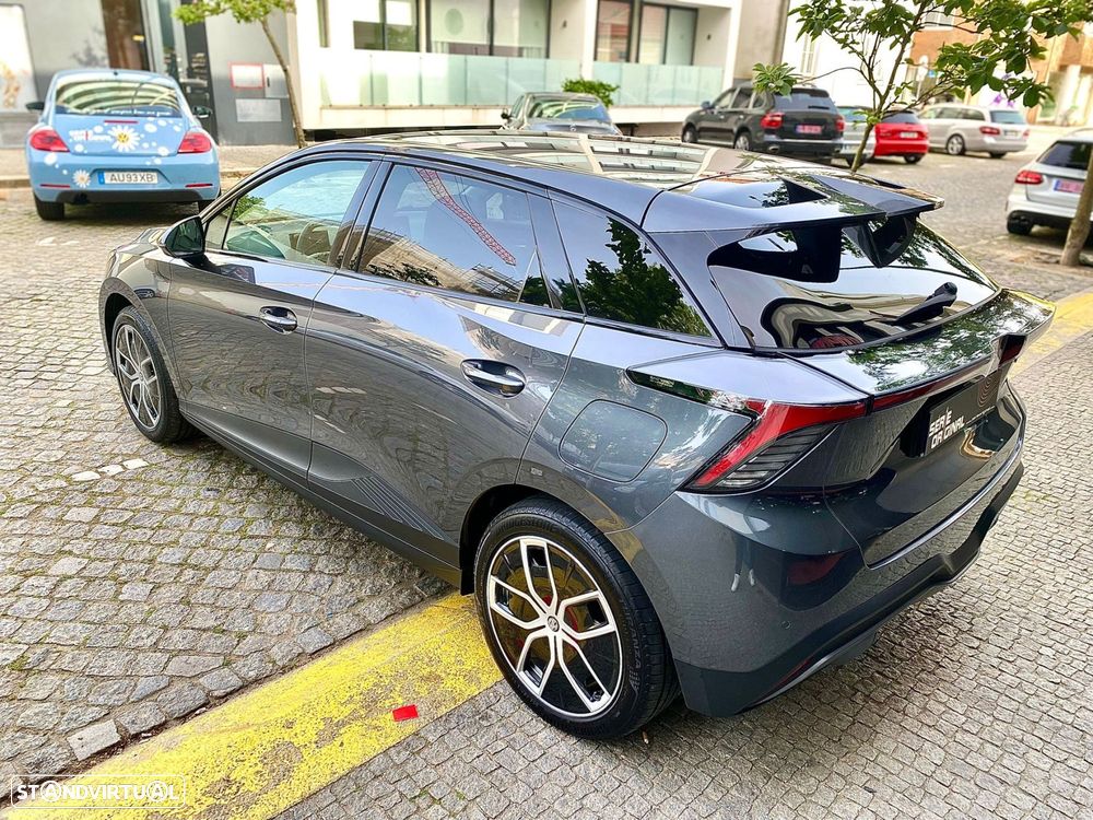 MG MG4 64 kWh Luxury - 8