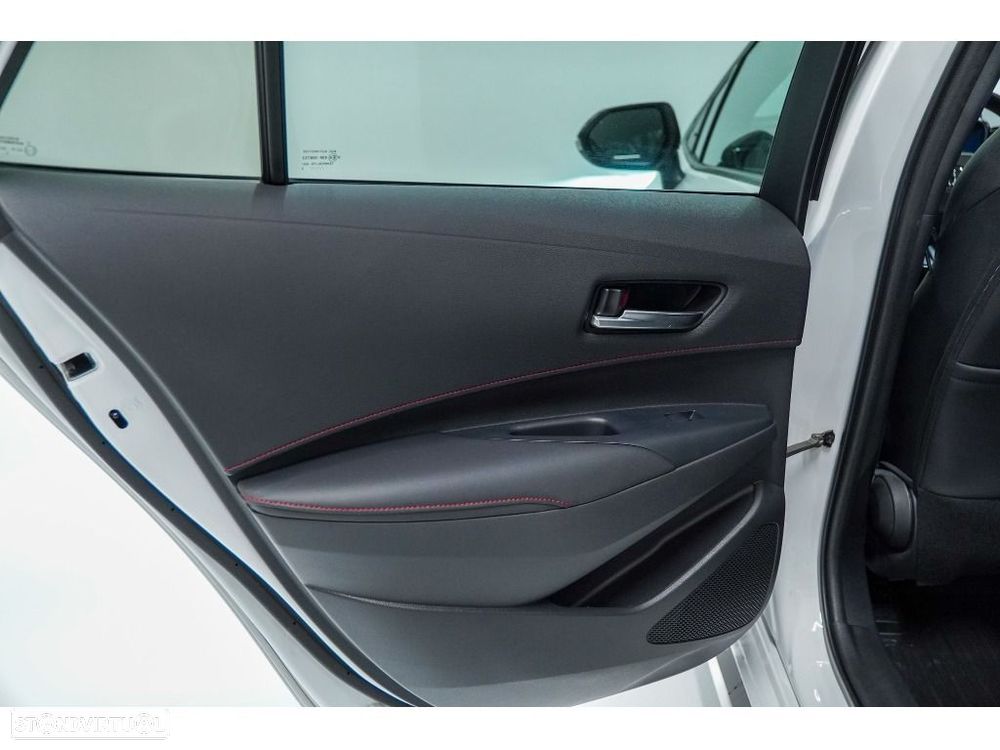 Toyota Corolla Touring Sports - 19