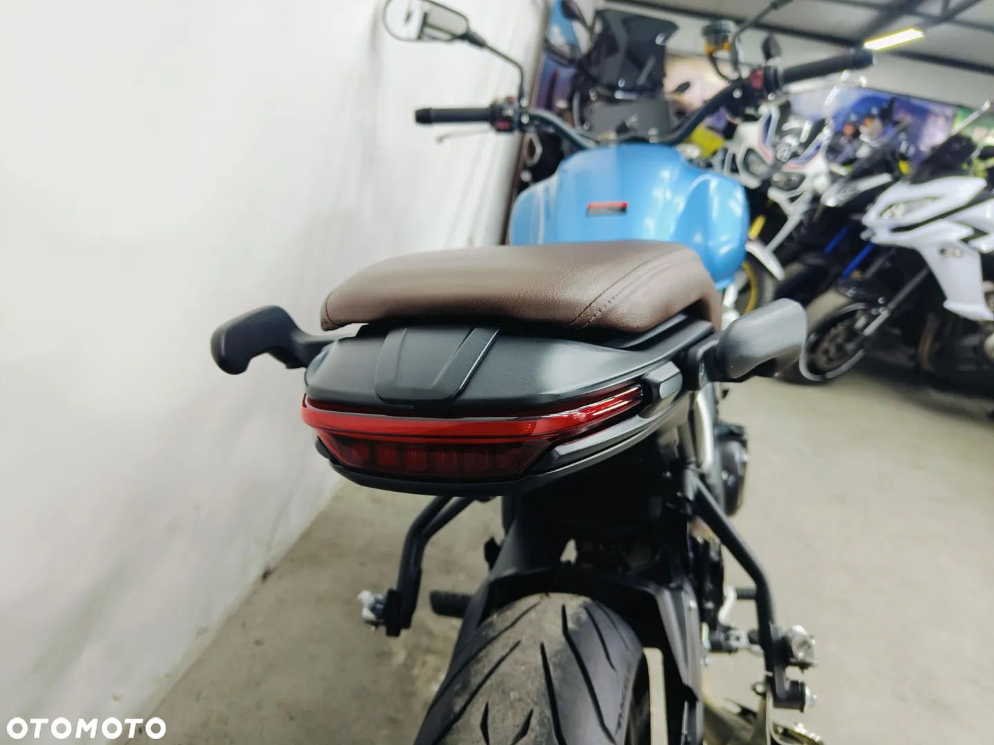 VOGE 500AC - 13