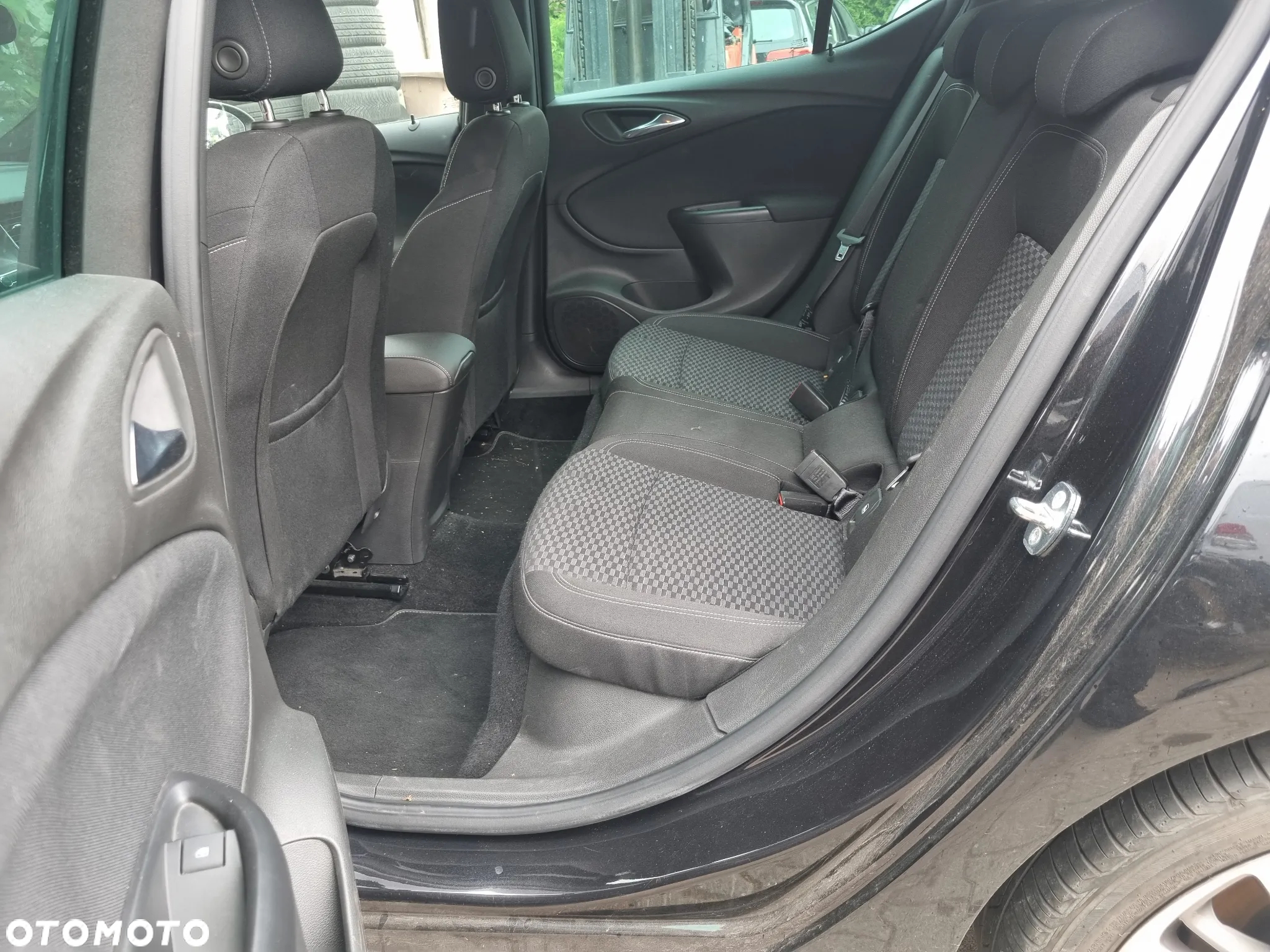 Opel Astra IV 1.6 CDTI Cosmo - 25