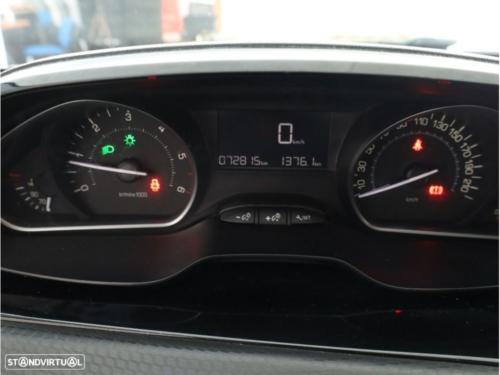 Peugeot 208 1.6 BlueHDi Style - 23