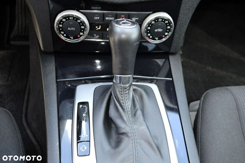 Mercedes-Benz Klasa C 180 BlueEFFICIENCY 7G-TRONIC Elegance - 19