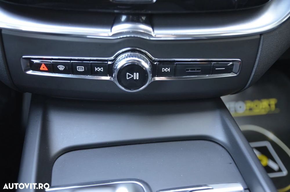 Volvo XC 60 D4 Geartronic Momentum Pro - 21