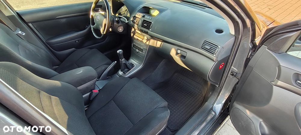 Toyota Avensis 2.0 D-4D Combi - 23