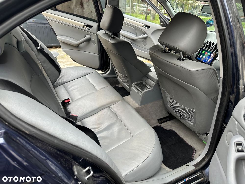 BMW Seria 3 330i - 13