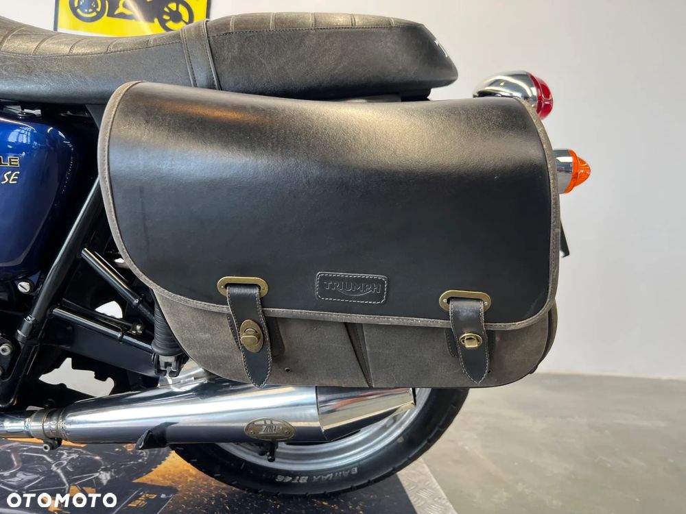 Triumph Bonneville - 15