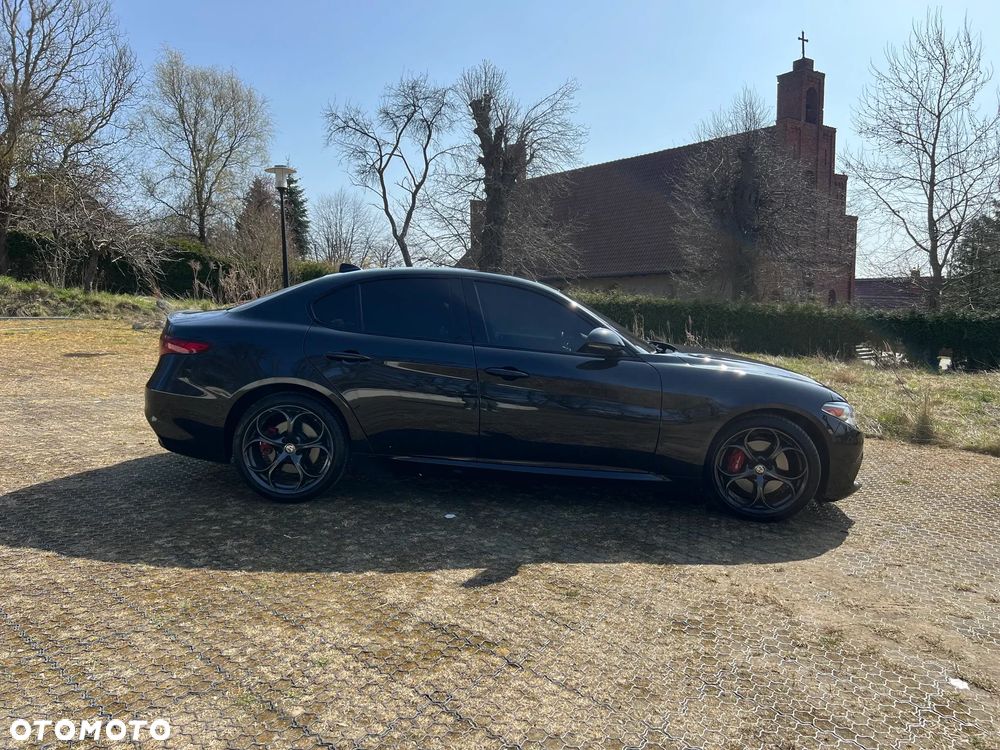 Alfa Romeo Giulia - 7