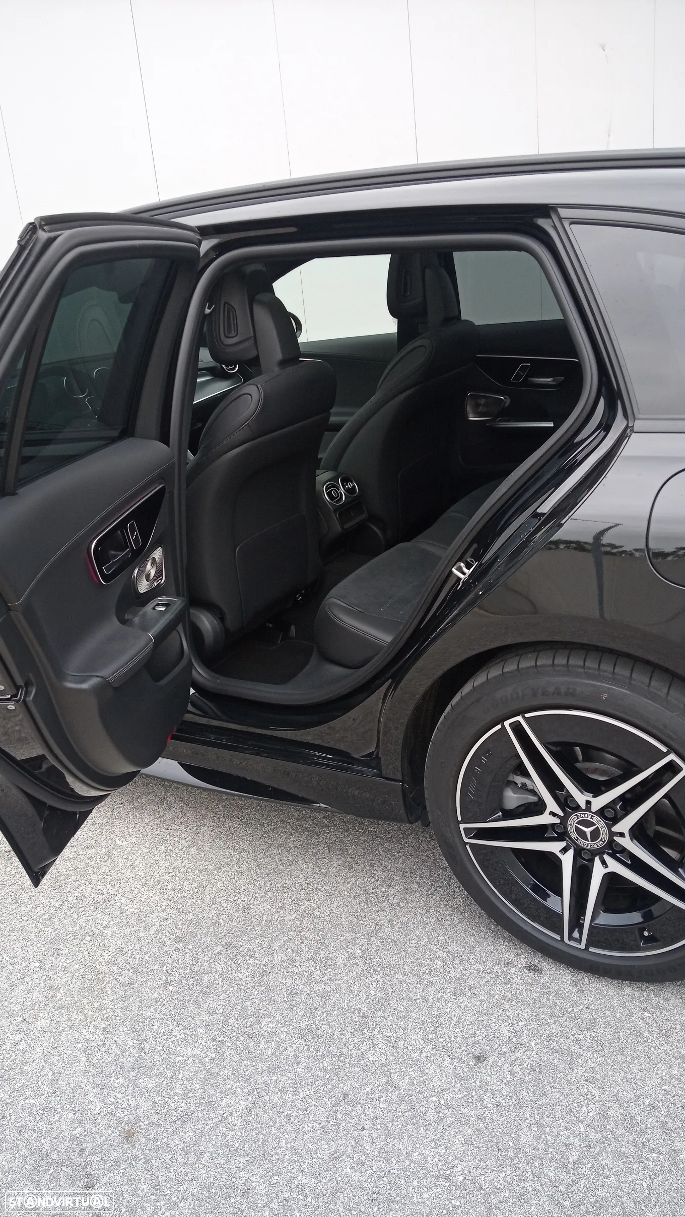 Mercedes-Benz C 300 de AMG Line - 34