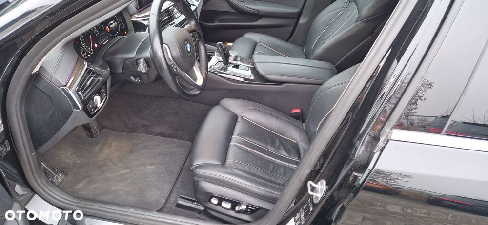 BMW Seria 5 525d Luxury Line sport - 17