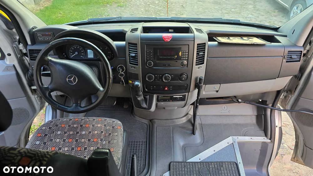 Mercedes-Benz Sprinter - 4