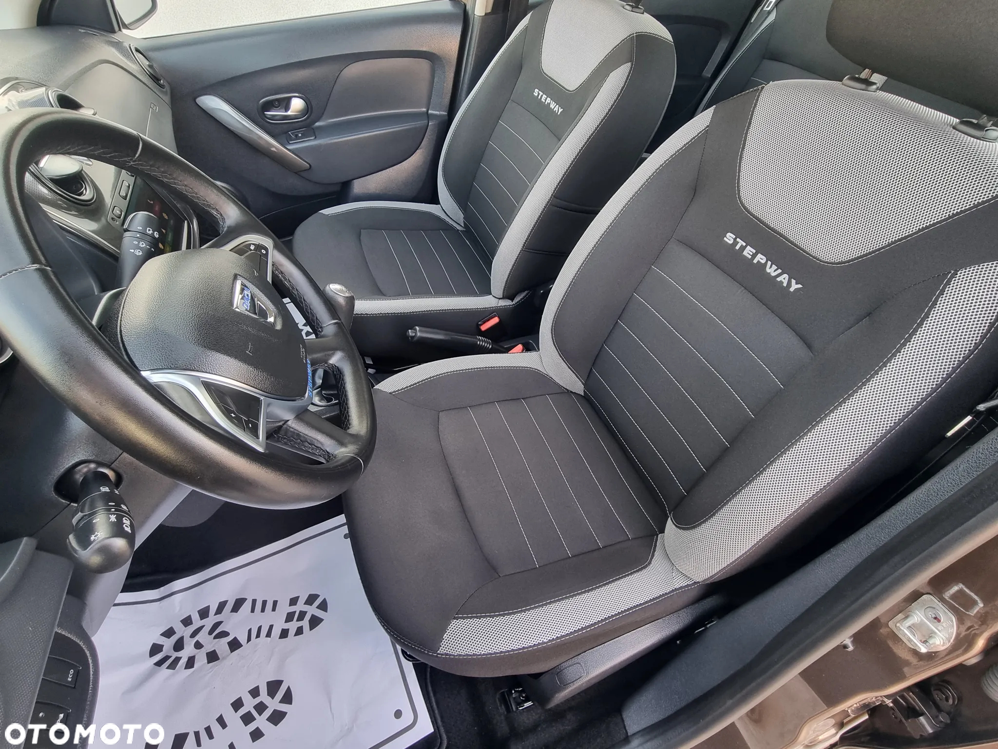 Dacia Sandero Stepway 0.9 TCe Laureate S&S - 8